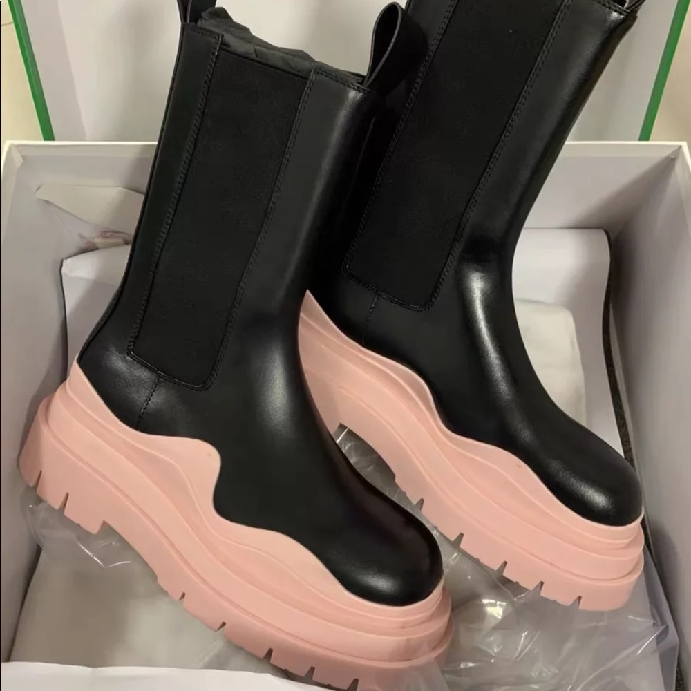 Women’s boots.